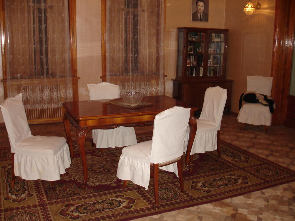 Guest House Deda Lali Кутаиси Стая снимка